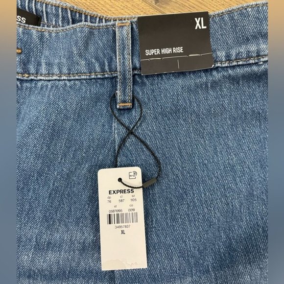 EXPRESS Super High Waisted Medium Wash Tailored Jean Shorts Elastic Band XXL - Picture 4 of 5